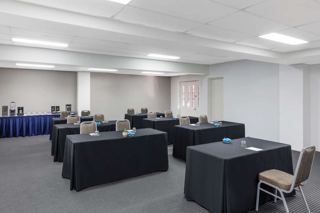 Adina Serviced Apartments Canberra Kingston Экстерьер фото