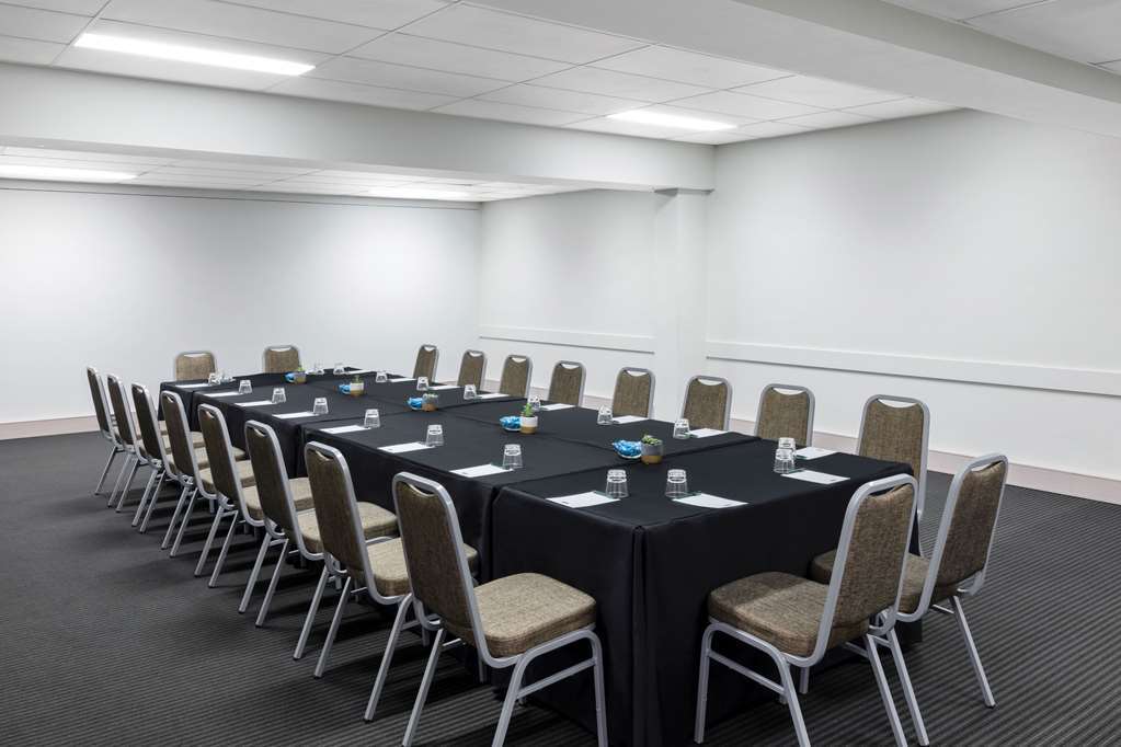 Adina Serviced Apartments Canberra Kingston Удобства фото